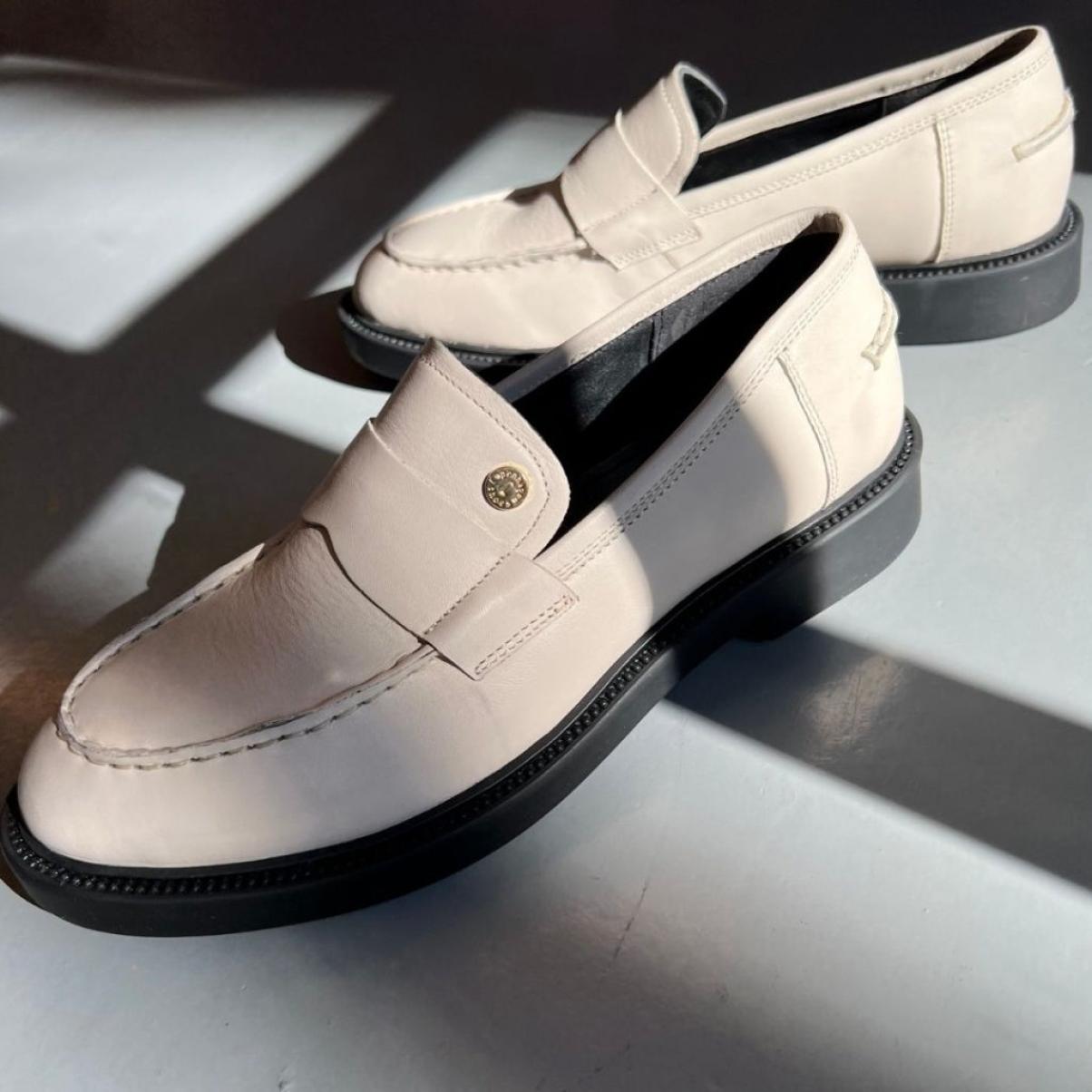 Loafers Women Closeout Copenhagen Shoes Flavia - Beige - 1